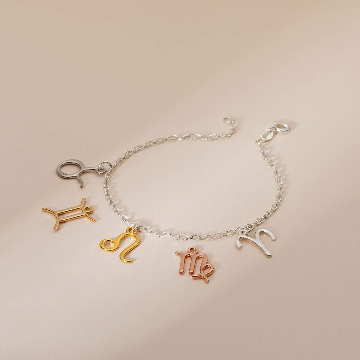 bransoletki z zawieszkami