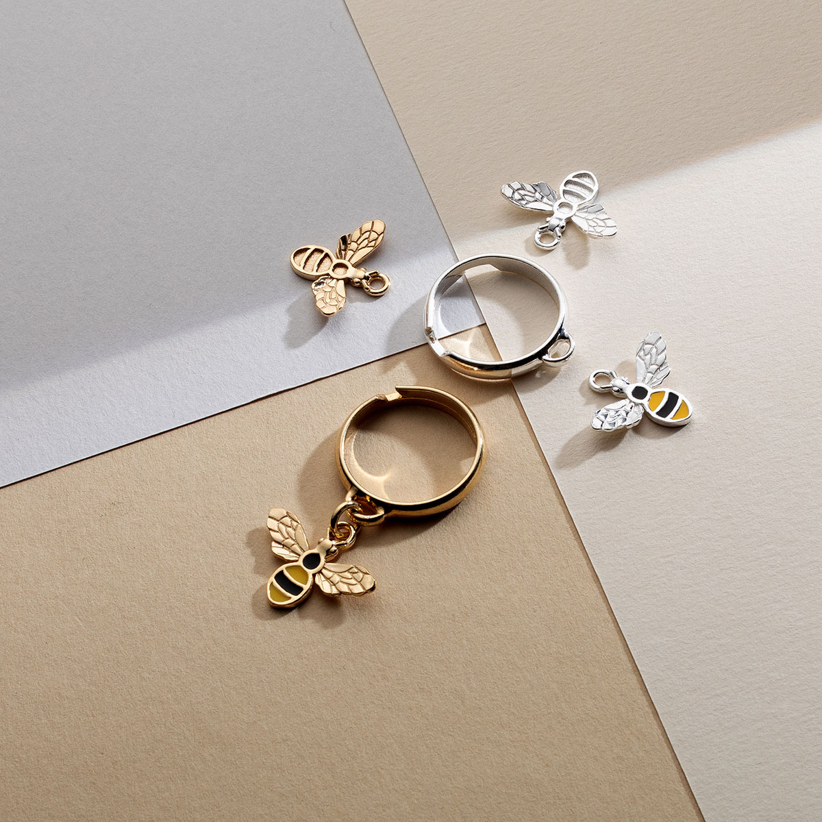 Pierścionek charms