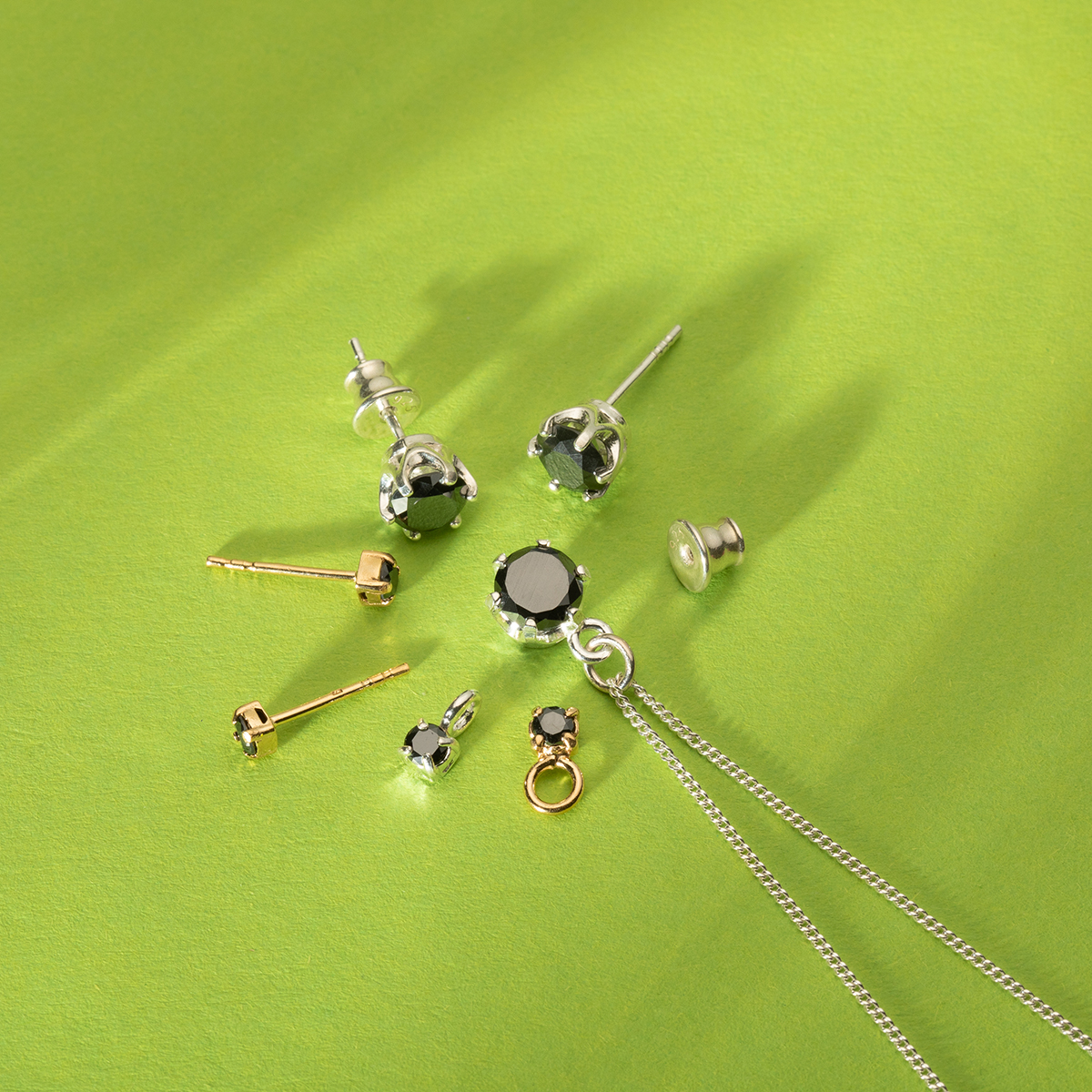 Czarne kamienie półszlachetne