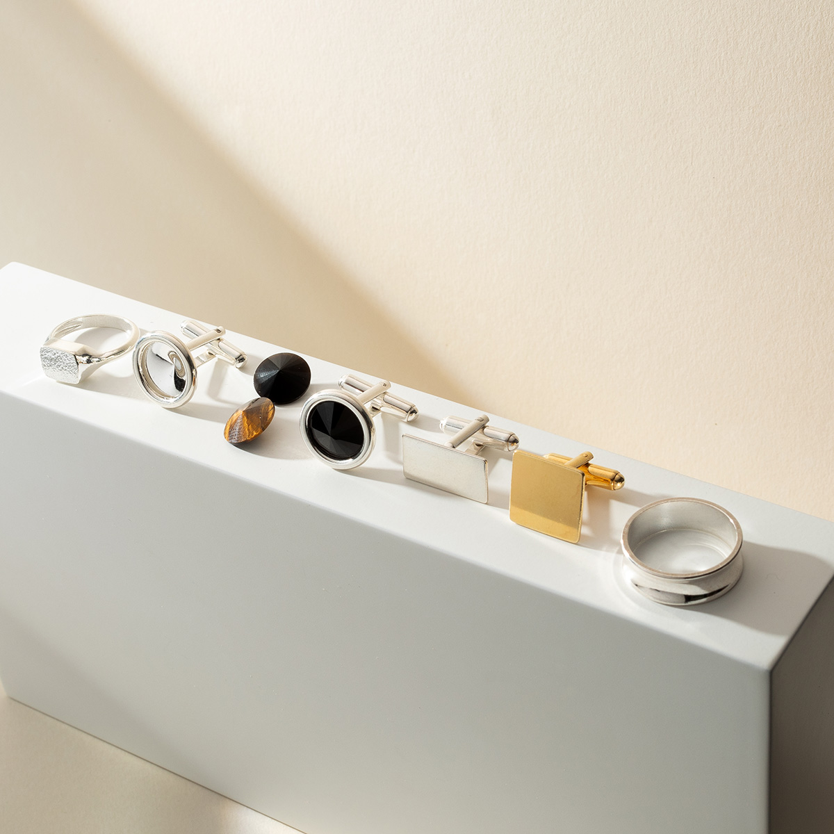 Czarny kamień półszlachetny