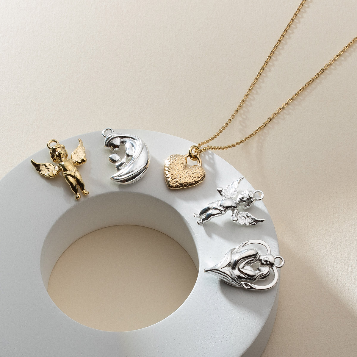 Aniołek charms