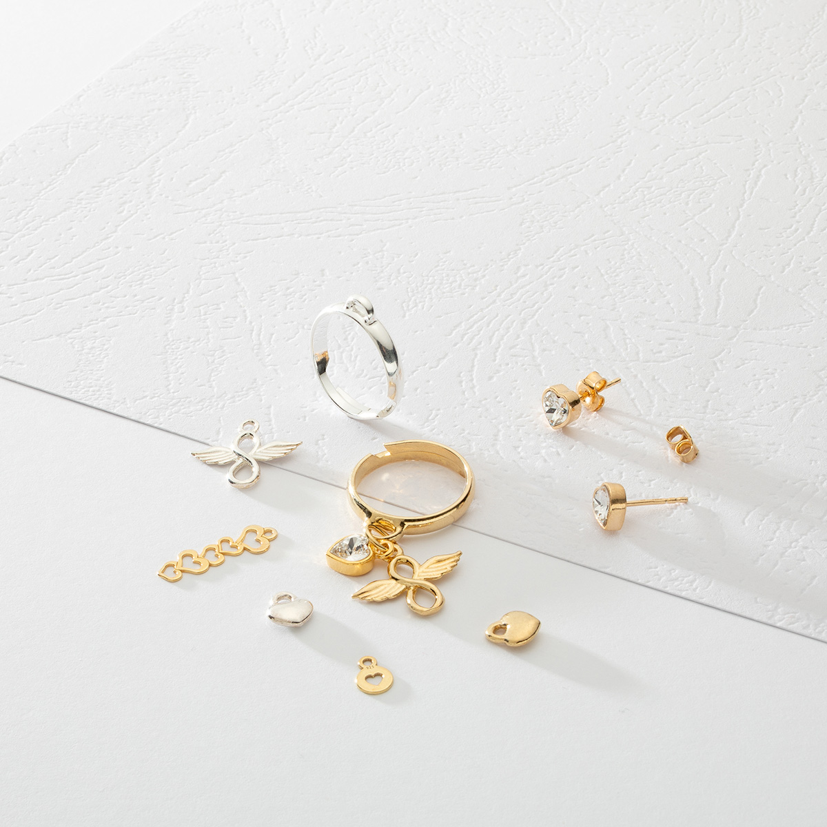 pierścionek znak nieskończoności