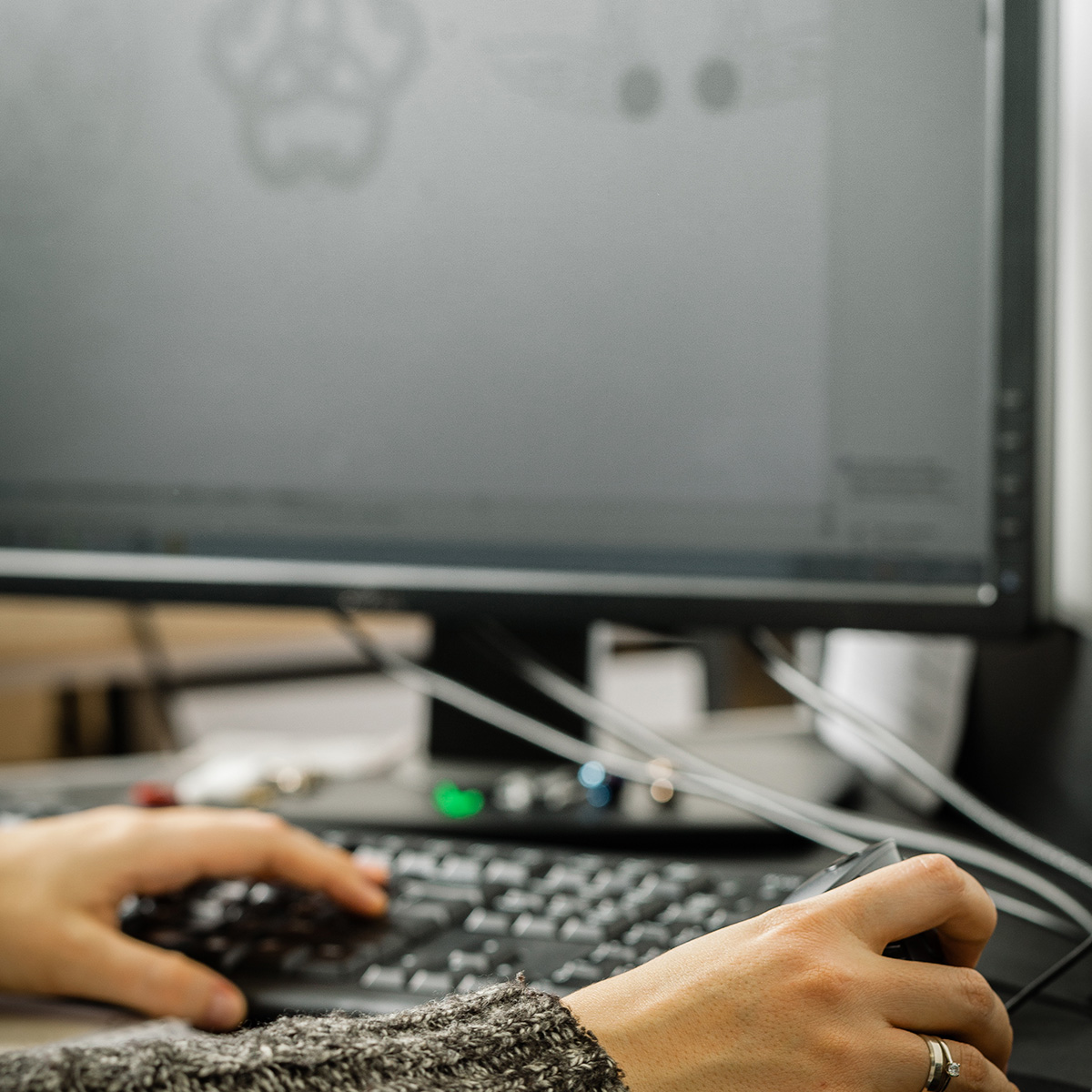 projektowanie indywidualnych projektów biżuterii