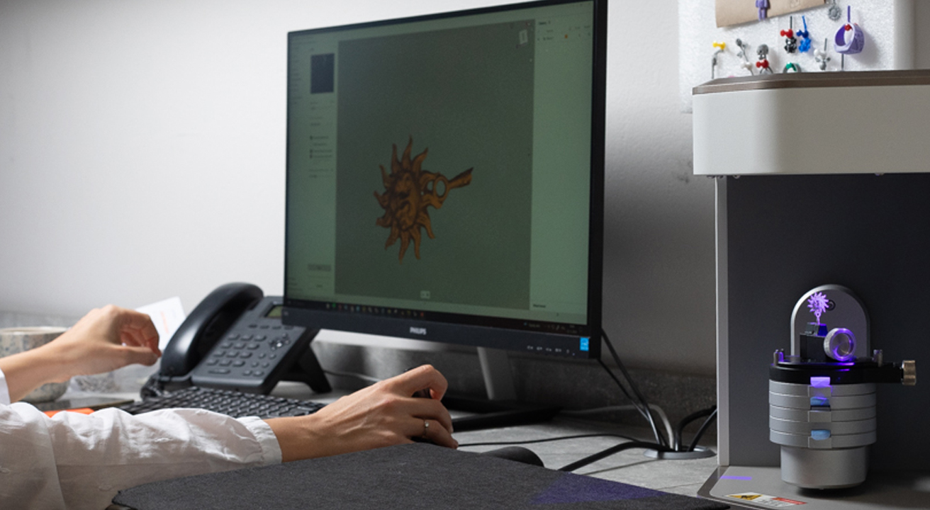 projektowanie biżuterii z metali szlachetnych